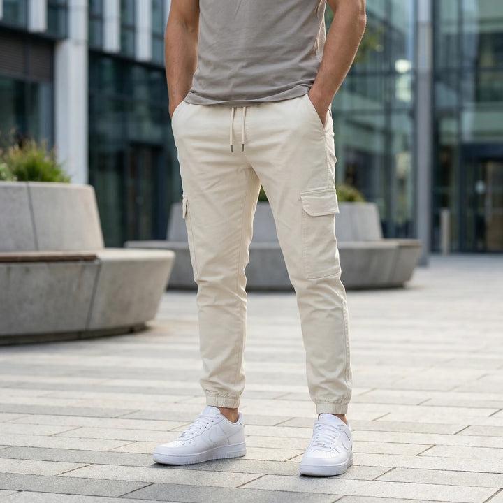 Smal cargo-jogger med skurna detaljer - Lasse