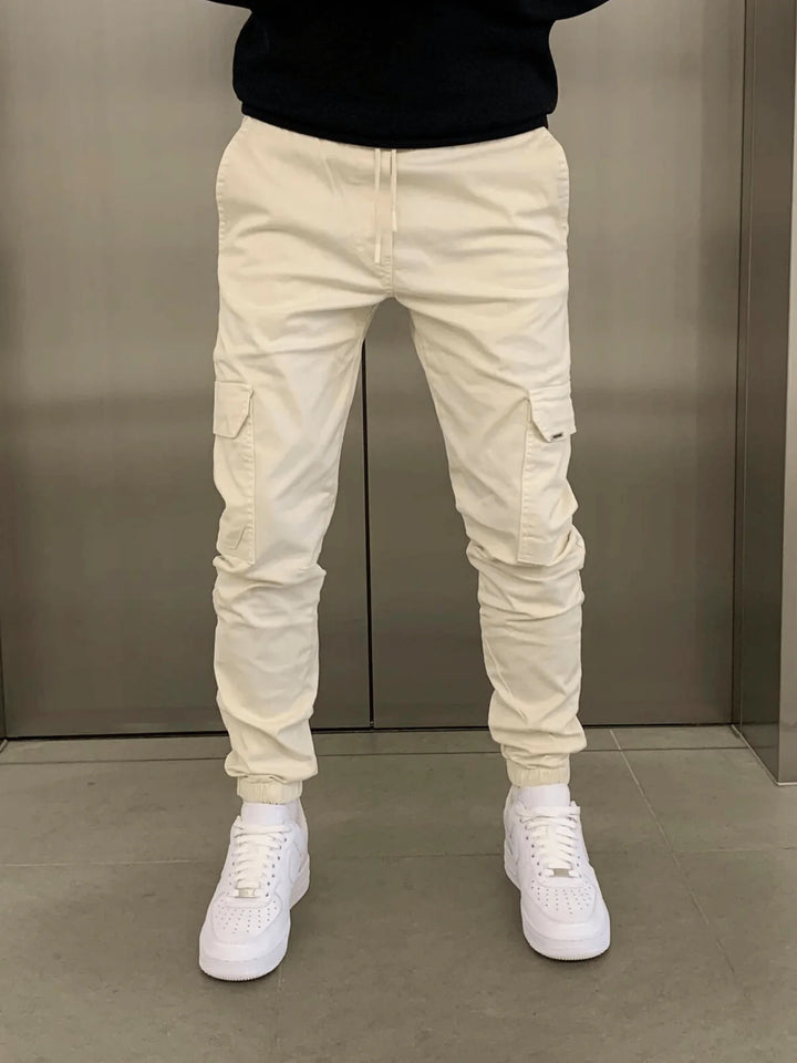 Smal cargo-jogger med skurna detaljer - Lasse