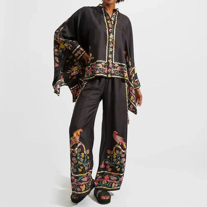 Tvådelat damlinne streetwear-set med etno-print – Samira höstkollektion