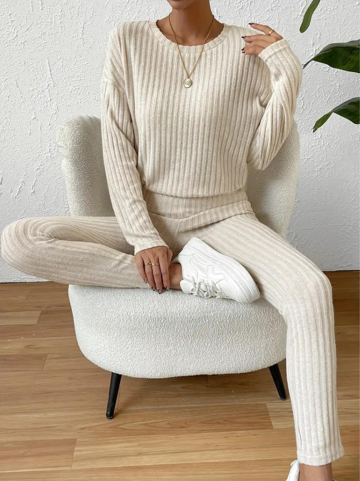 Selena matchande set | Tvådelat, stickat loungewear-set för kvinnor