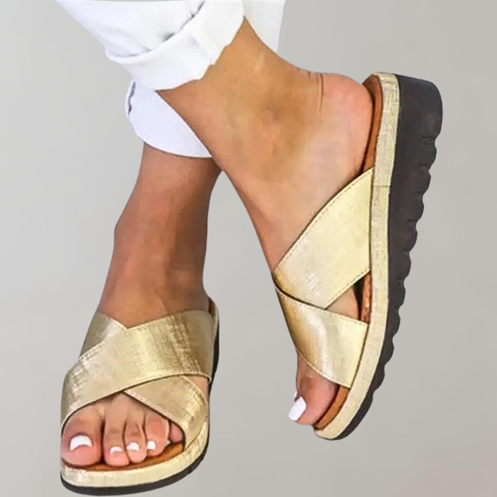 Slip-On Sandals - Damsandaler med gummisula och låg kil för sommaren
