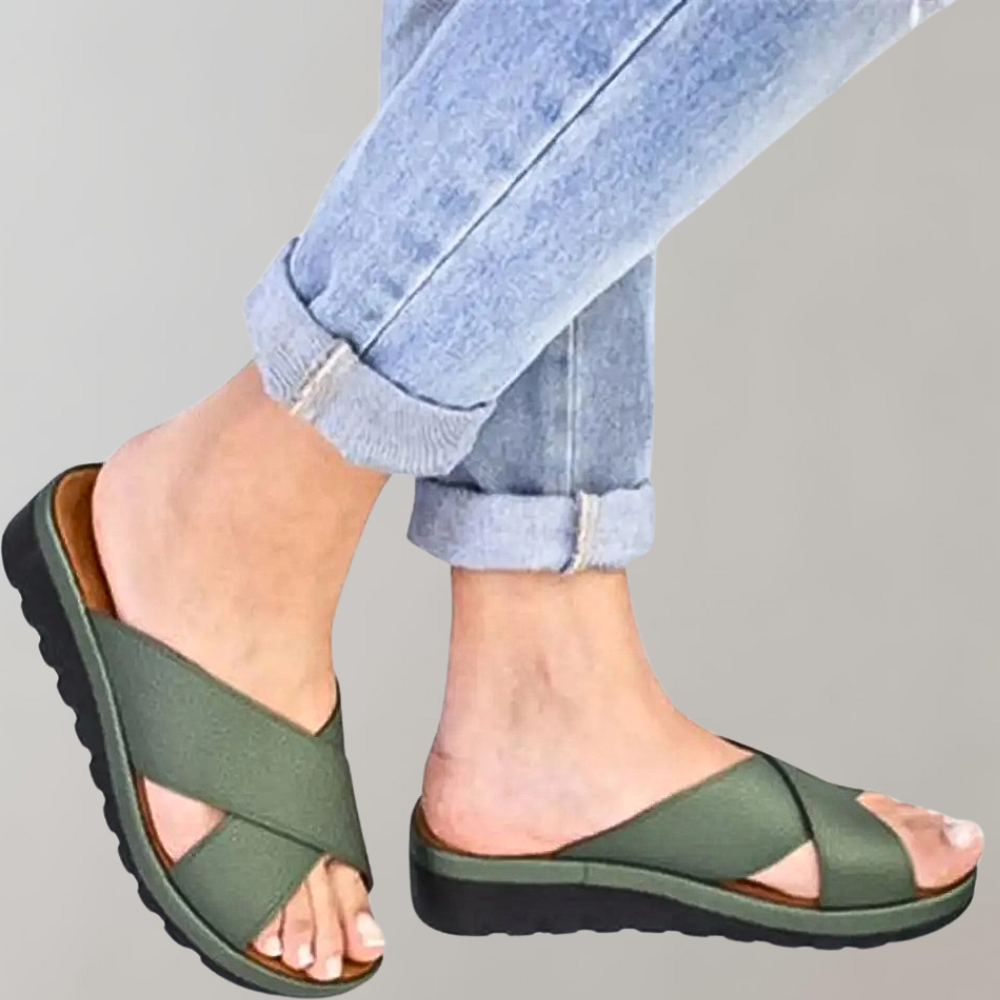 Slip-On Sandals - Damsandaler med gummisula och låg kil för sommaren