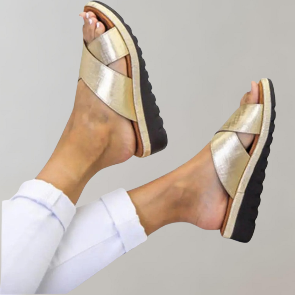 Slip-On Sandals - Damsandaler med gummisula och låg kil för sommaren