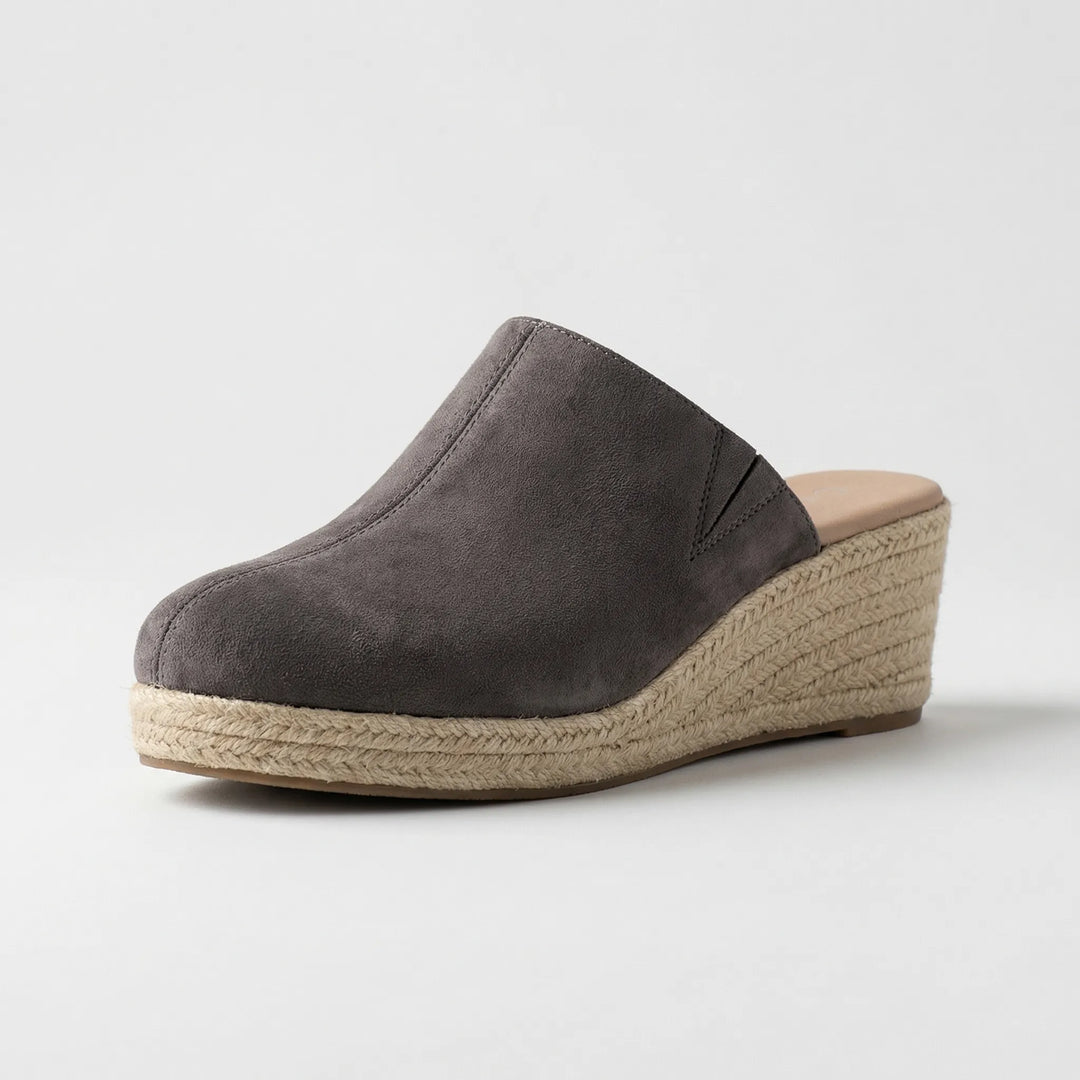 Slip-on-mule med kilklack och rund tå - Mary