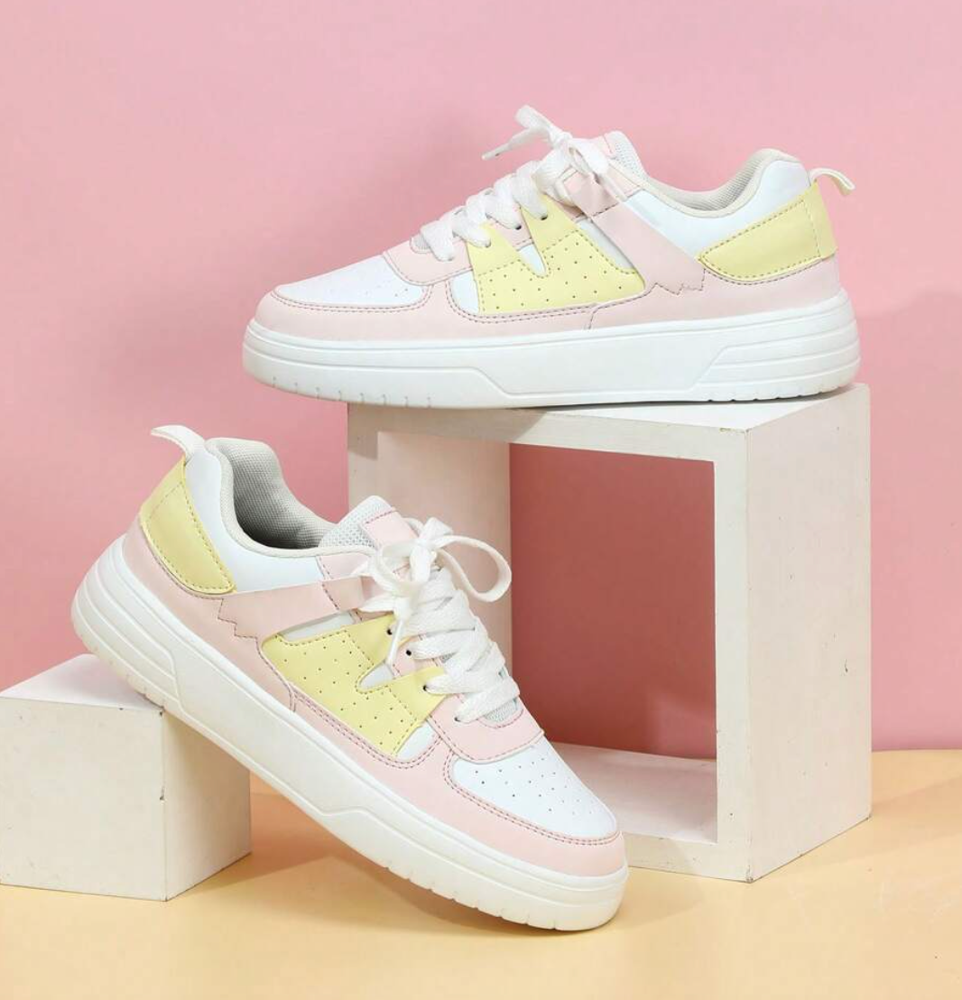 Sneakers för kvinnor - Bekväma - Snörning - Skate skor - Casual Sneakers