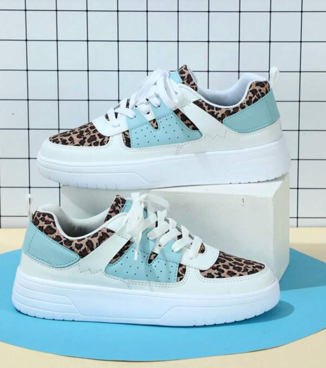 Sneakers för kvinnor - Bekväma - Snörning - Skate skor - Casual Sneakers
