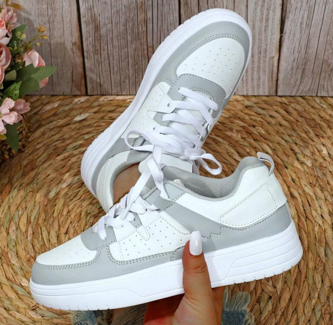 Sneakers för kvinnor - Bekväma - Snörning - Skate skor - Casual Sneakers