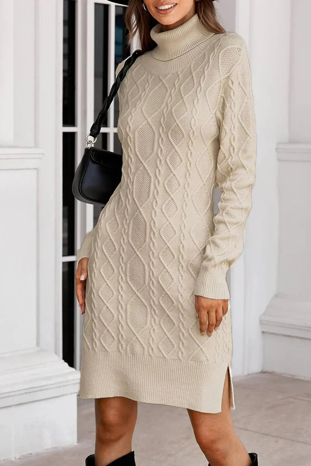 Stickad klänning | Lös passform | Långärmad | Turtleneck-klänning | Vinterklänning