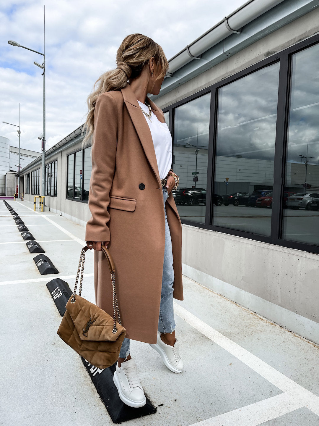Trenchcoat i ull - Lång dubbelknäppt ullblandad kappa för kvinnor