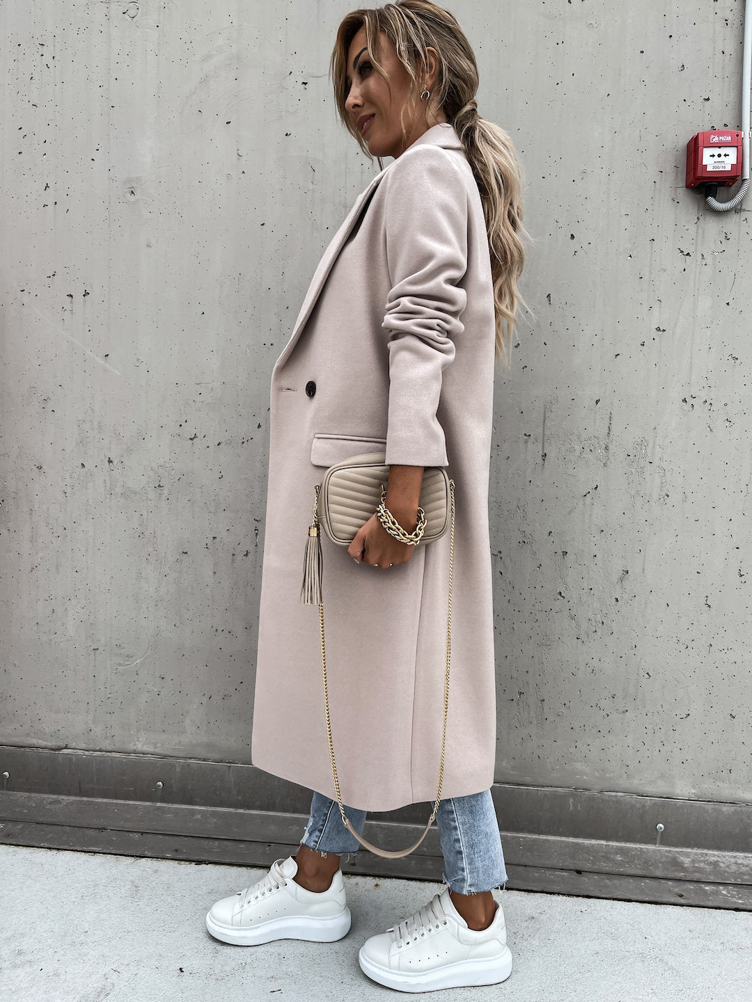 Trenchcoat i ull - Lång dubbelknäppt ullblandad kappa för kvinnor