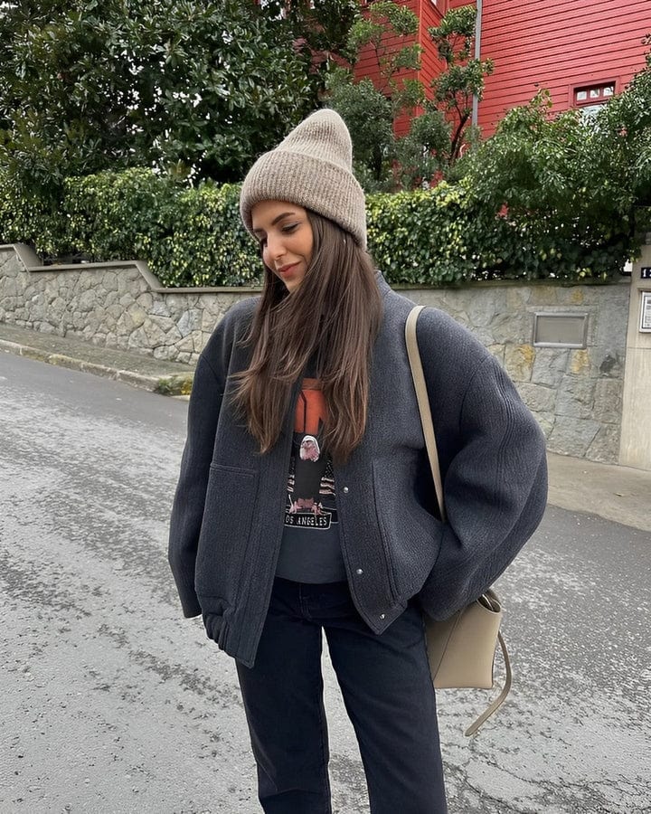 Ulljacka - Knäppning - Fickor - Oversized jacka - Damjacka