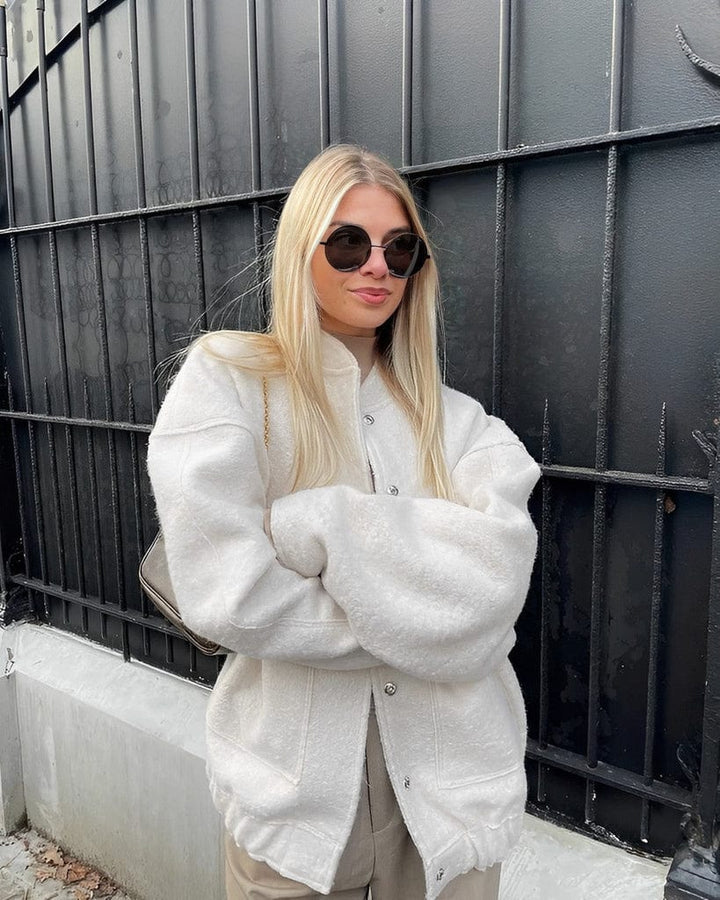 Ulljacka - Knäppning - Fickor - Oversized jacka - Damjacka