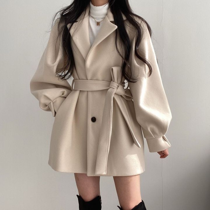 Ullkappa | Medellång | Enkelknäppt | Ulltrenchcoat | Damjackor