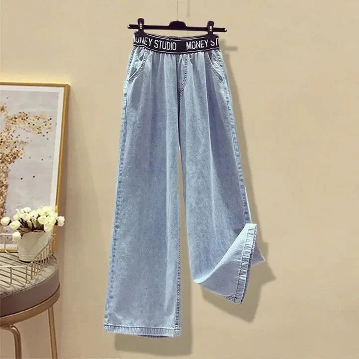 Vida jeansbyxor + T-shirt