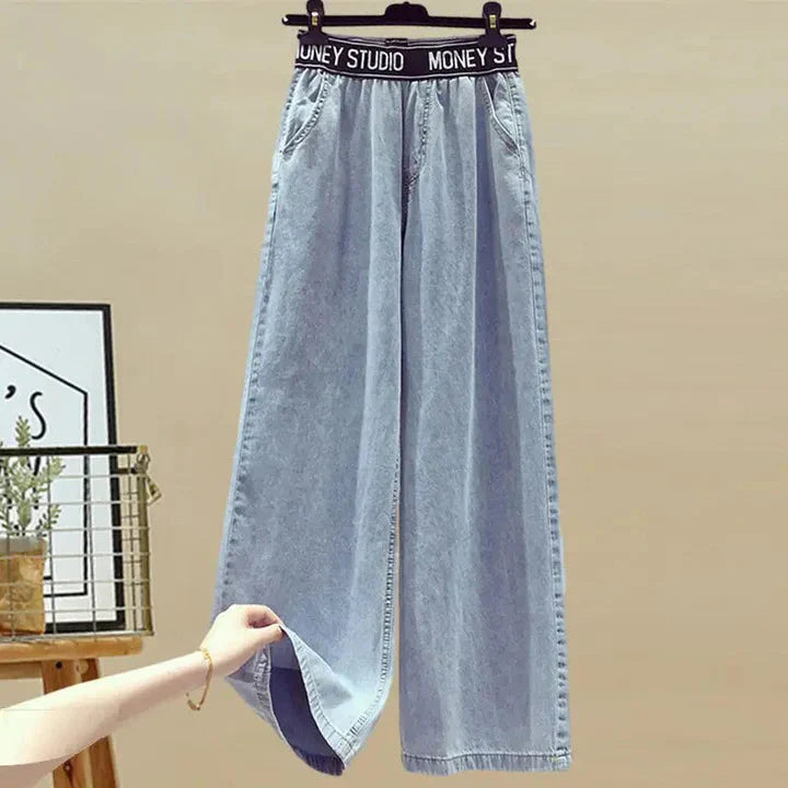 Vida jeansbyxor + T-shirt