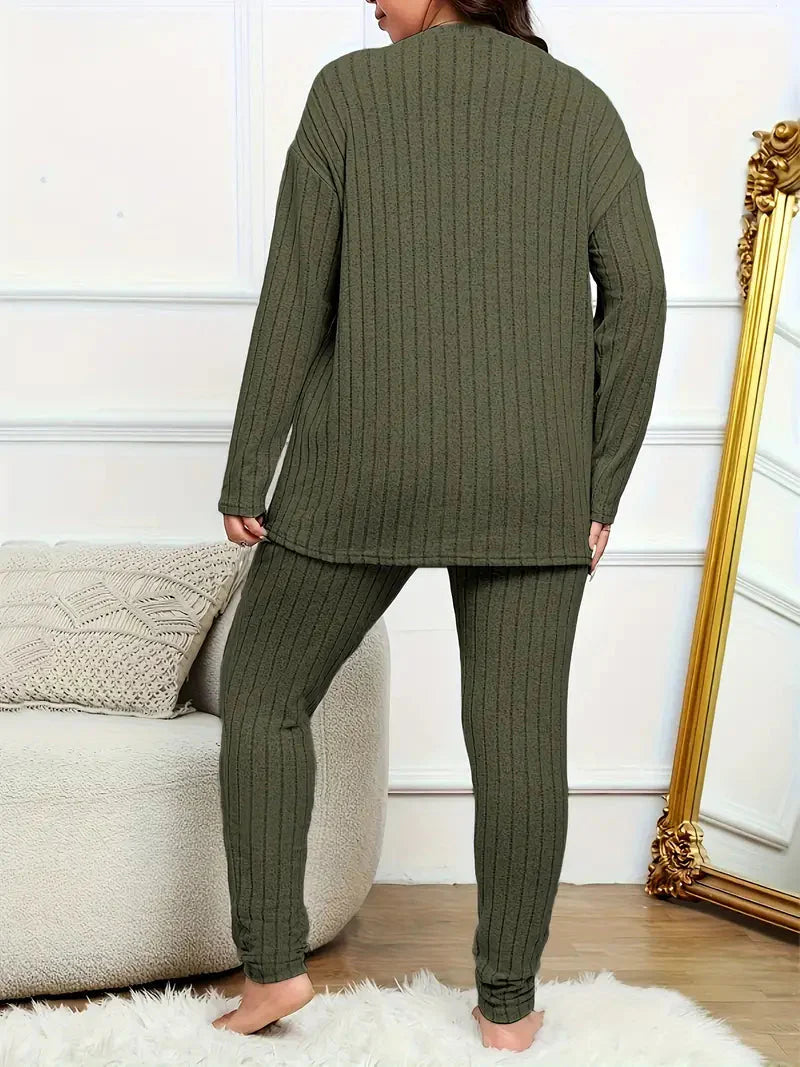 Wilda Loungewear-set | Ribbad hemmaklädsel i plus size för kvinnor
