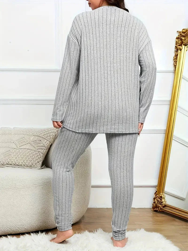 Wilda Loungewear-set | Ribbad hemmaklädsel i plus size för kvinnor
