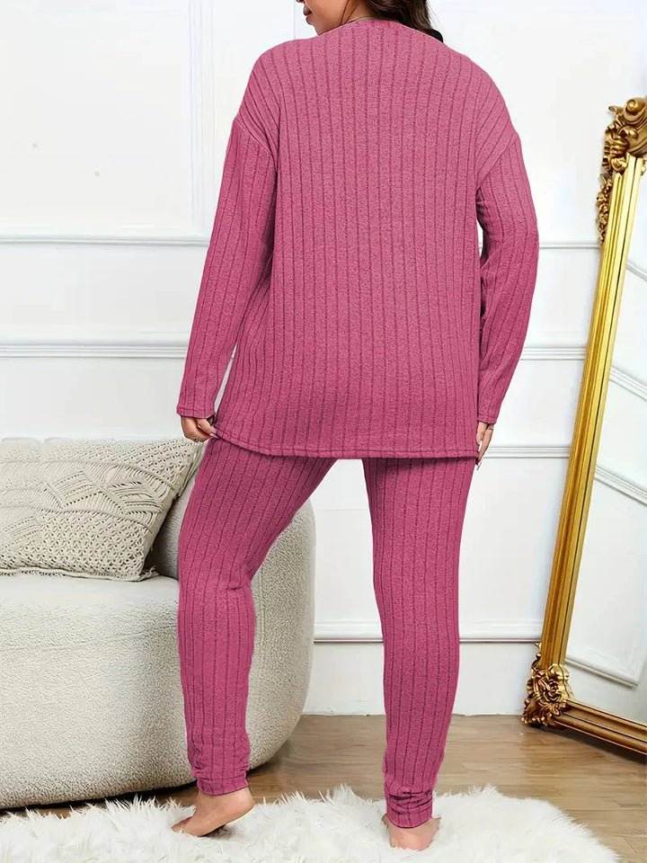 Wilda Loungewear-set | Ribbad hemmaklädsel i plus size för kvinnor