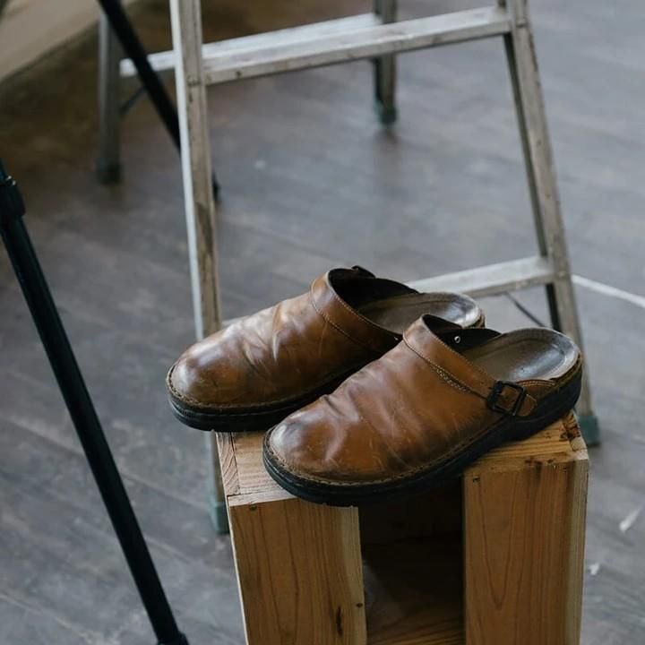 Höstliga lyxiga skinnslippers för män – Elias