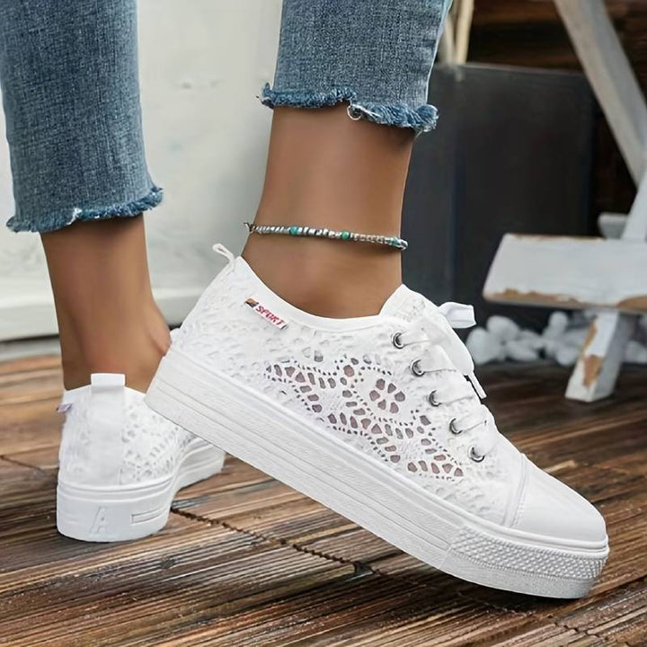 Kvinnors Lättviktssneakers med Spetsdetaljer