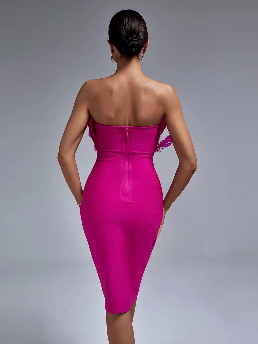 Kvinnors Bodycon Midiklänning med Eleganta Detaljer